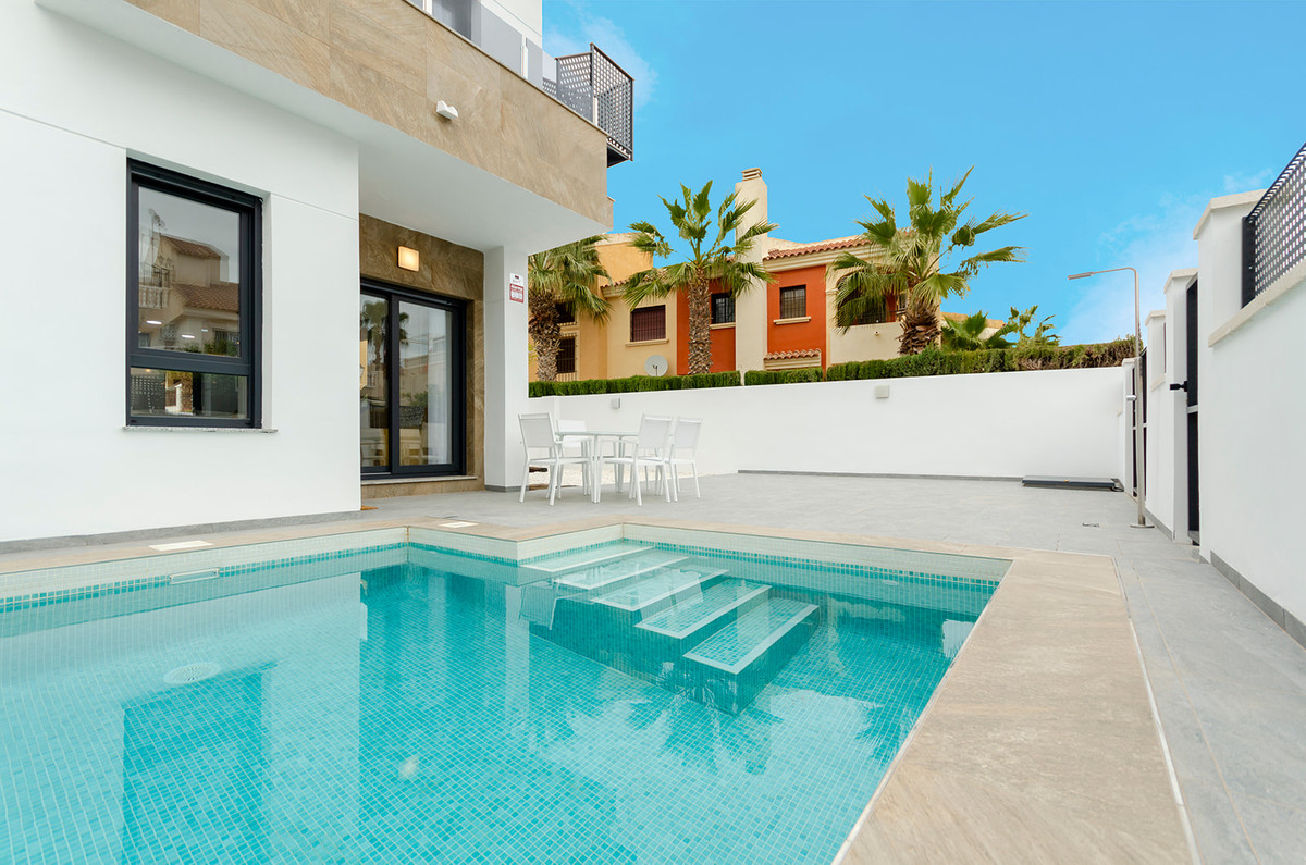Laguna Rosa Villas - Torrevieja - Key Ready — 2-5bd7b9d04b45e33852eaf0ec6670150d.jpg
